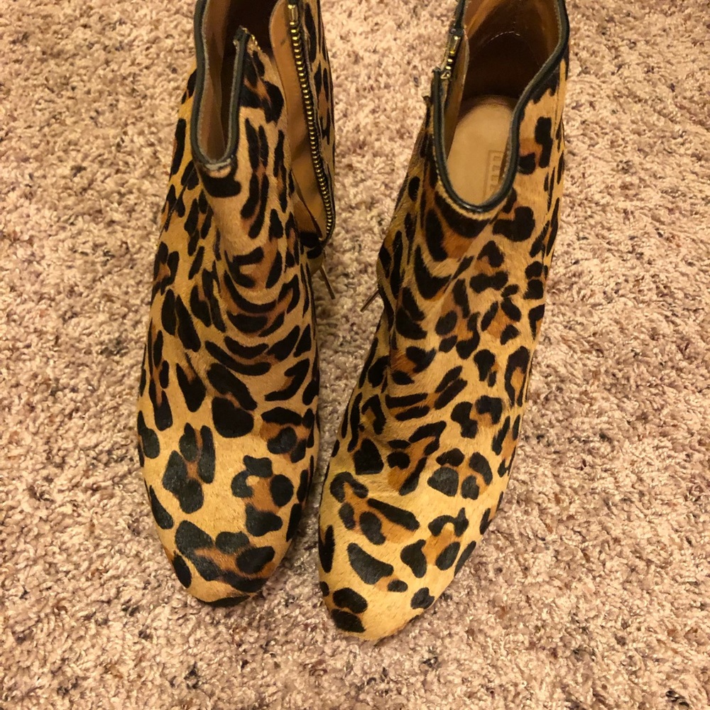 Zara leopard ~4.5 inch booties in size 41